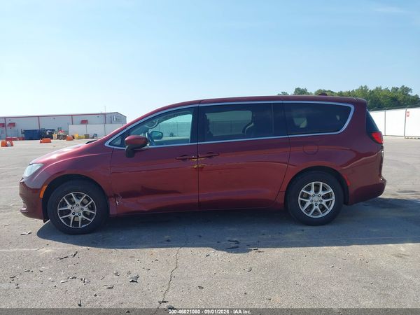 2017 CHRYSLER PACIFICA TOURING — I117