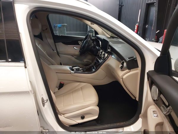 2017 MERCEDES-BENZ GLC 300 4MATIC