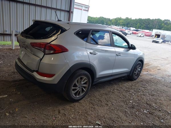 2016 HYUNDAI TUCSON SE — I4
