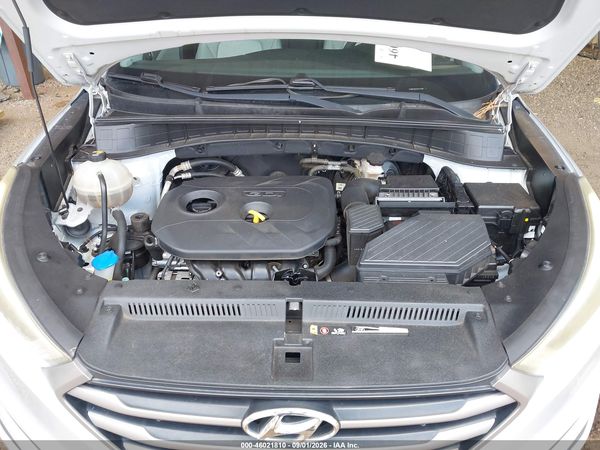 2016 HYUNDAI TUCSON SE — I10