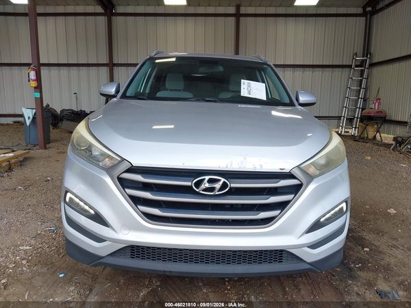 2016 HYUNDAI TUCSON SE — I115