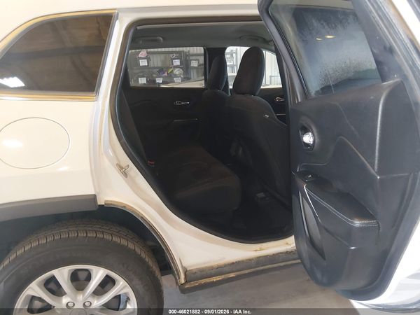 2019 JEEP CHEROKEE LATITUDE 4X4 — I8