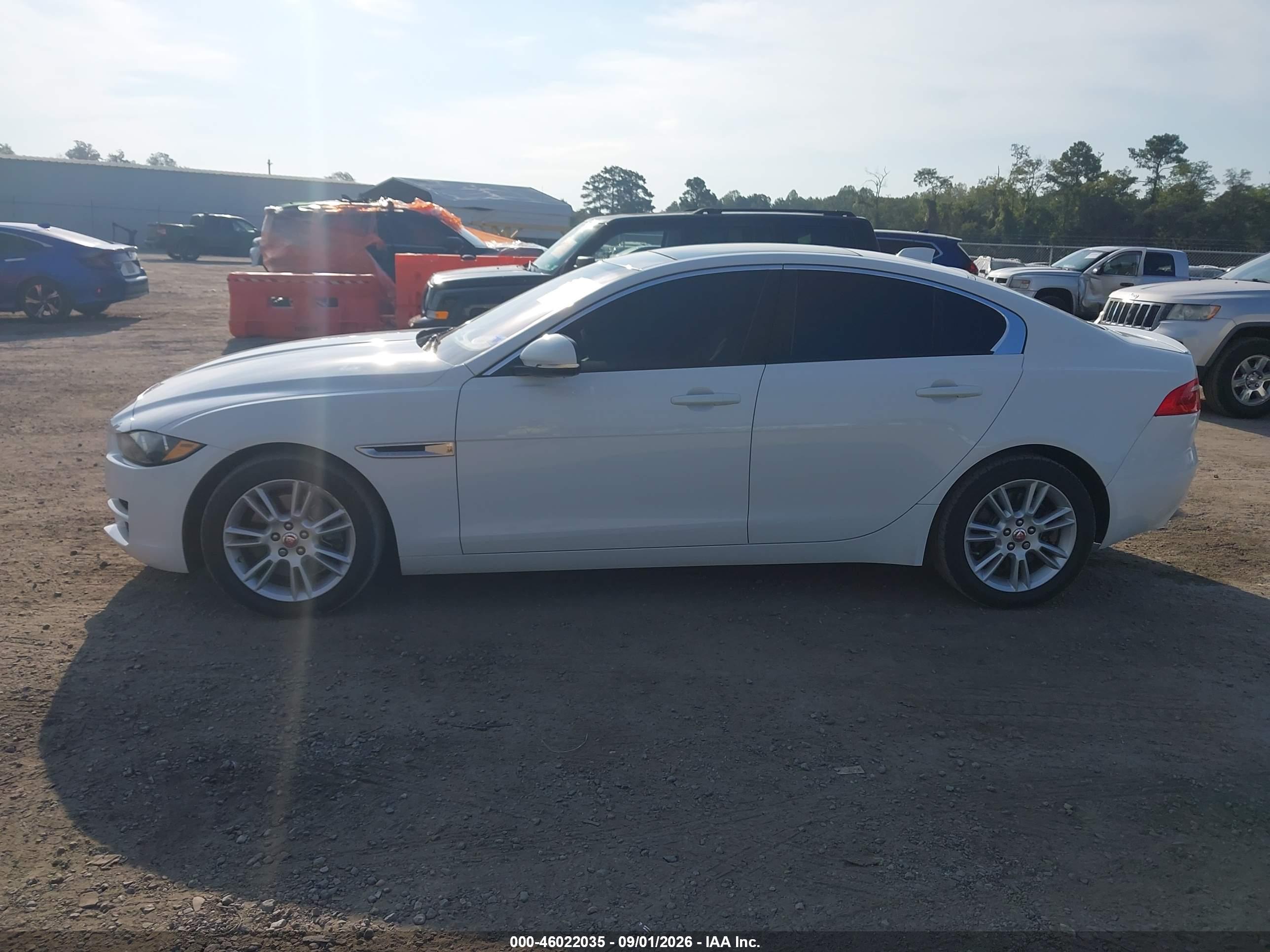 2018 JAGUAR XE 25T PREMIUM