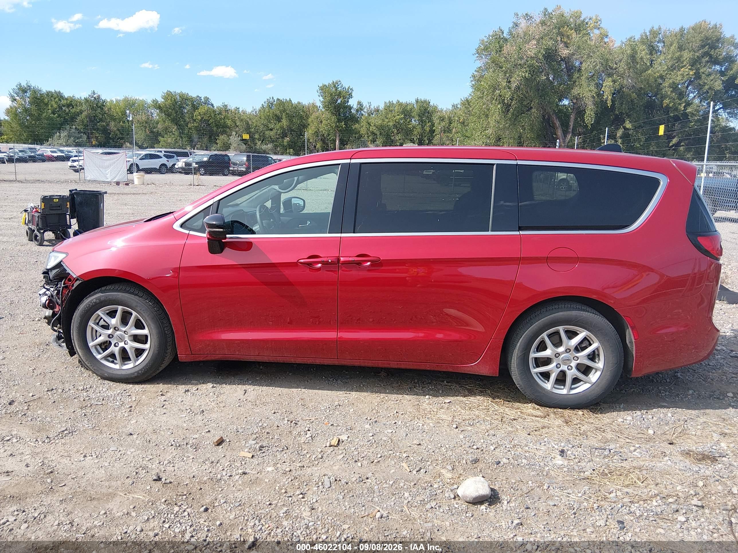 2025 CHRYSLER PACIFICA SELECT