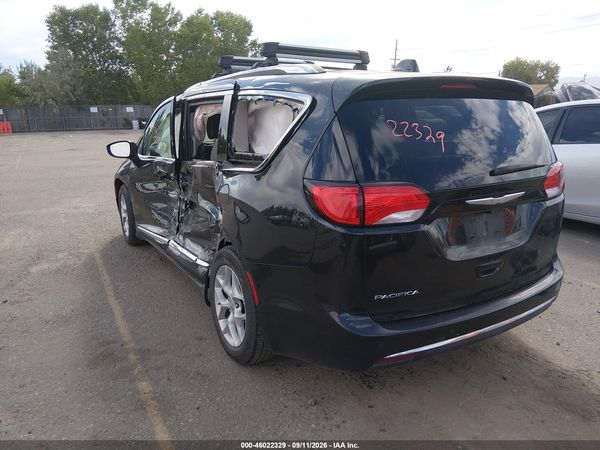 2017 CHRYSLER PACIFICA TOURING-L PLUS — I3