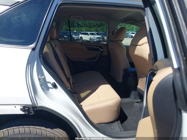 2023 TOYOTA RAV4 LE — I8