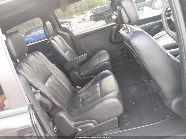 2015 DODGE GRAND CARAVAN R/T — I8