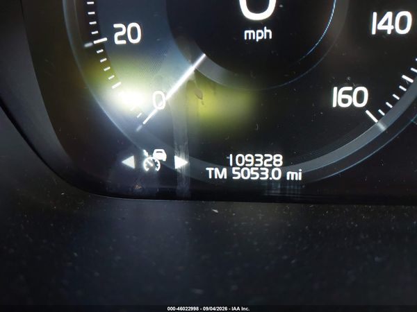 2018 VOLVO XC90 T6 MOMENTUM — I118