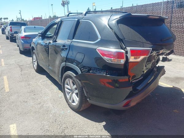 2016 TOYOTA HIGHLANDER LE — I3