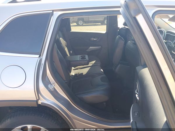 2018 JEEP CHEROKEE LATITUDE PLUS FWD — I8
