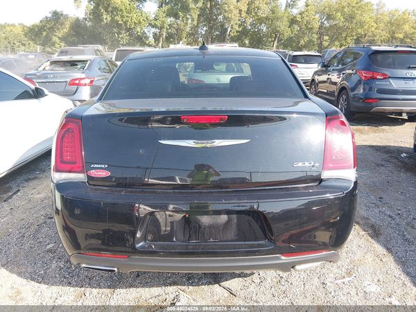 2017 CHRYSLER 300 300S AWD — I119