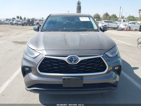 2022 TOYOTA HIGHLANDER HYBRID LE