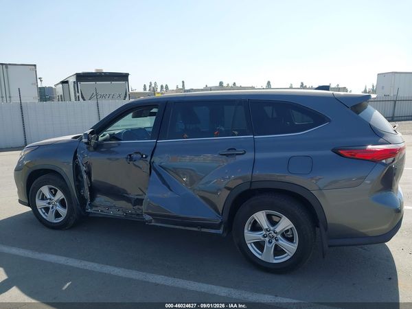 2022 TOYOTA HIGHLANDER HYBRID LE
