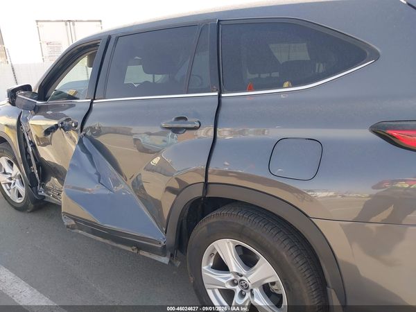 2022 TOYOTA HIGHLANDER HYBRID LE