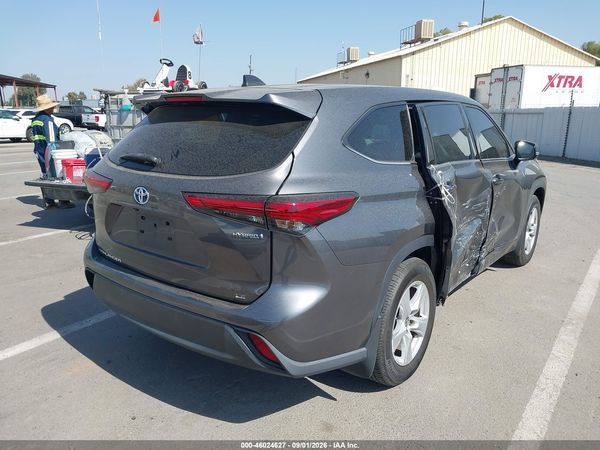 2022 TOYOTA HIGHLANDER HYBRID LE