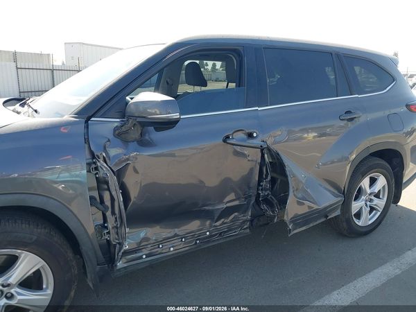 2022 TOYOTA HIGHLANDER HYBRID LE
