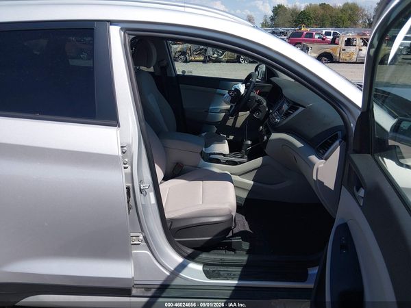 2017 HYUNDAI TUCSON SE — I5