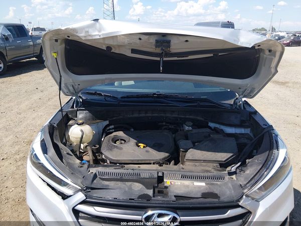 2017 HYUNDAI TUCSON SE — I10