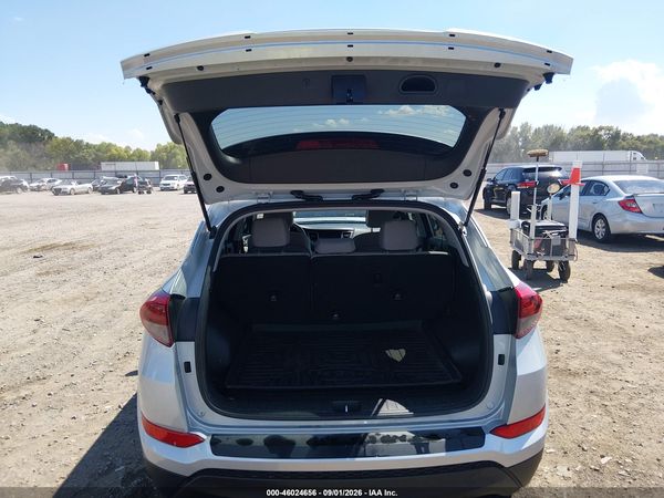 2017 HYUNDAI TUCSON SE — I152