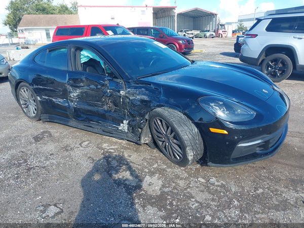 2017 PORSCHE PANAMERA 4 — I1