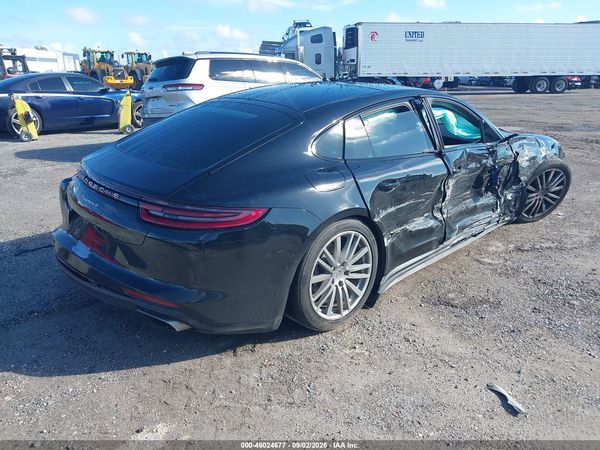 2017 PORSCHE PANAMERA 4 — I4