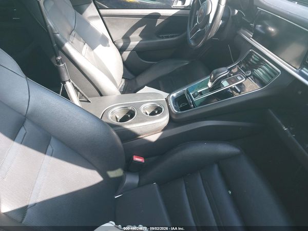 2017 PORSCHE PANAMERA 4 — I5