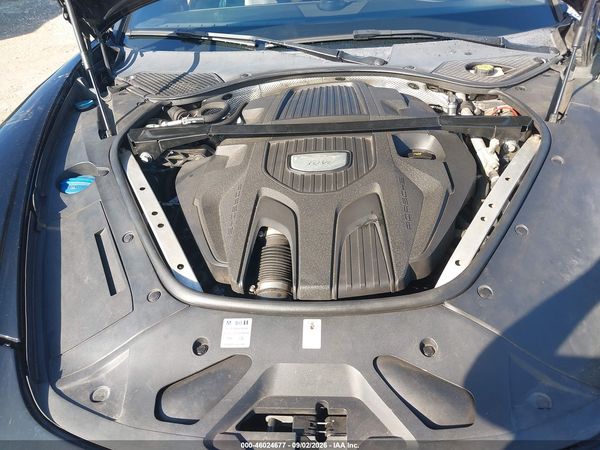 2017 PORSCHE PANAMERA 4 — I10