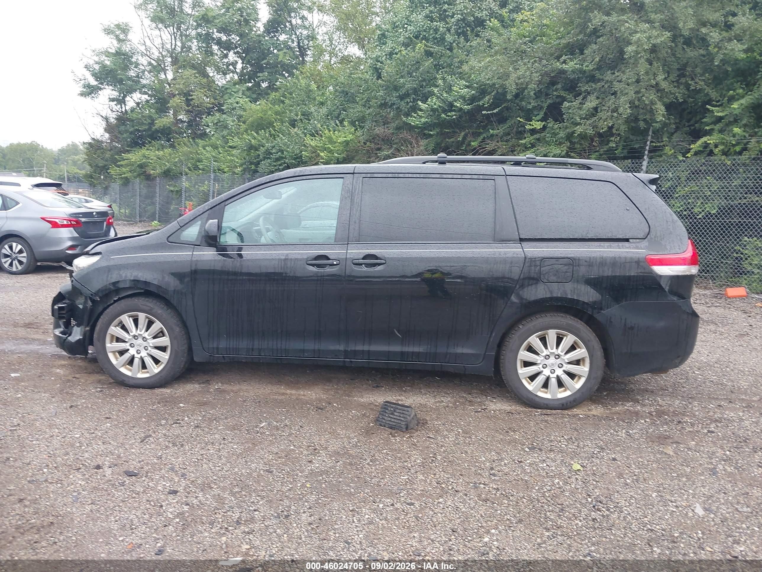 2012 TOYOTA SIENNA LE 7 PASSENGER