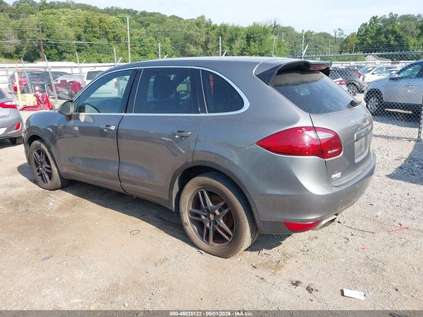 2012 PORSCHE CAYENNE