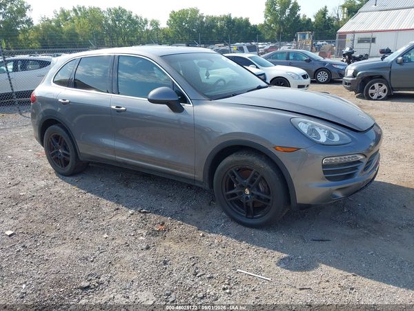 2012 PORSCHE CAYENNE