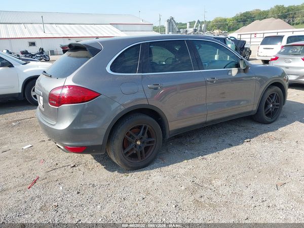 2012 PORSCHE CAYENNE