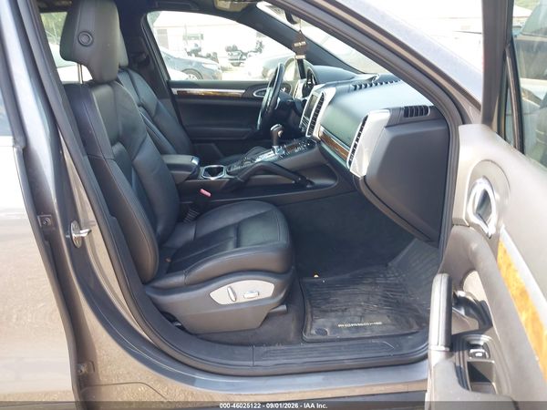 2012 PORSCHE CAYENNE