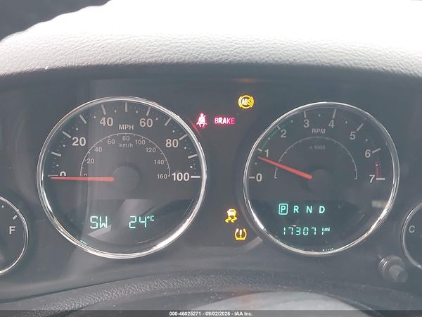 2017 JEEP WRANGLER SAHARA 4X4 — I118