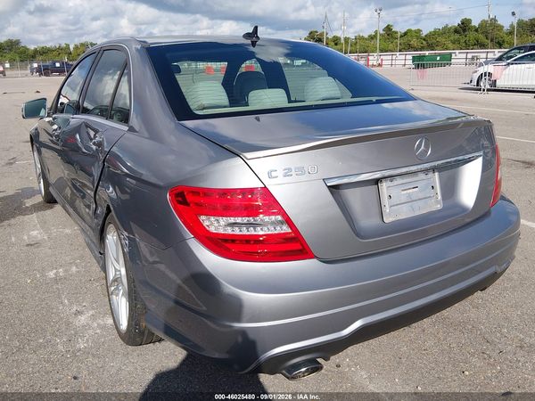 2014 MERCEDES-BENZ C 250 SPORT — I3