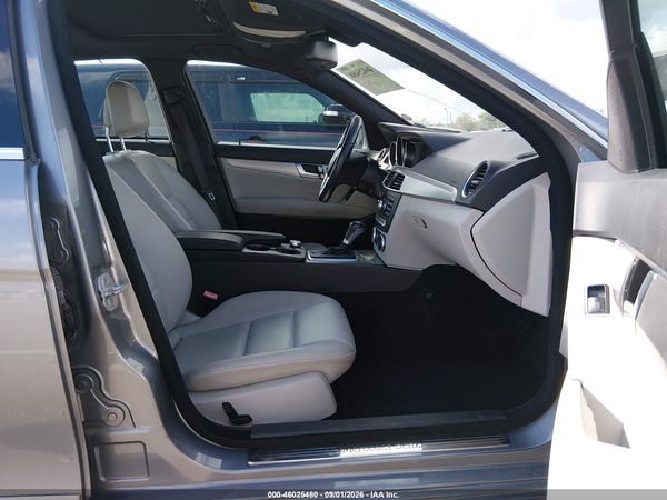 2014 MERCEDES-BENZ C 250 SPORT — I5