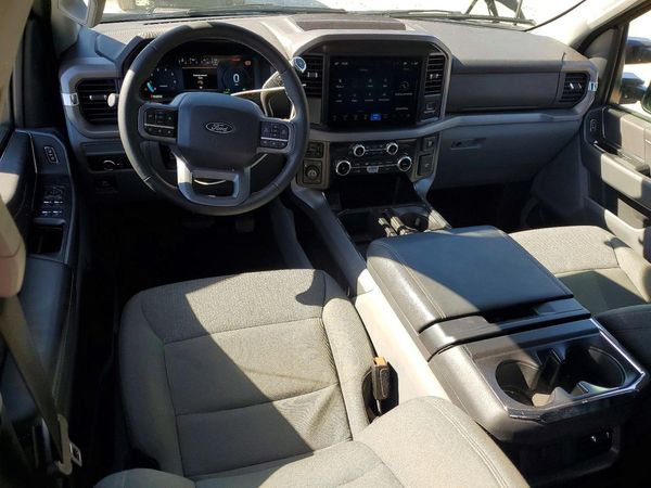 2025 FORD F150 XLT