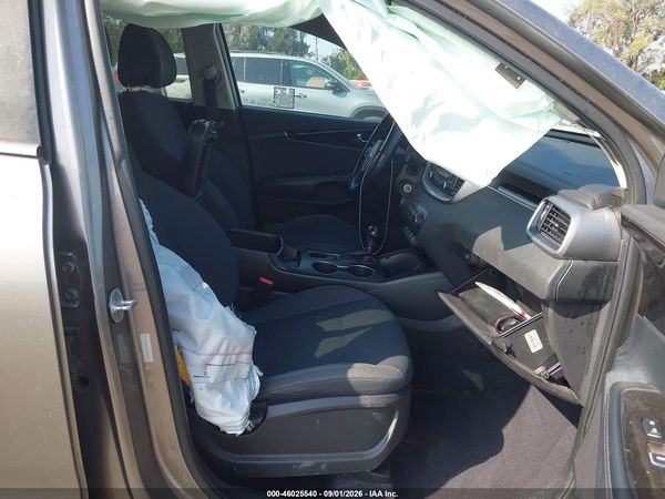 2016 KIA SORENTO 2.4L LX