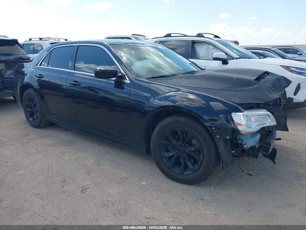 2015 CHRYSLER 300 LIMITED — I1