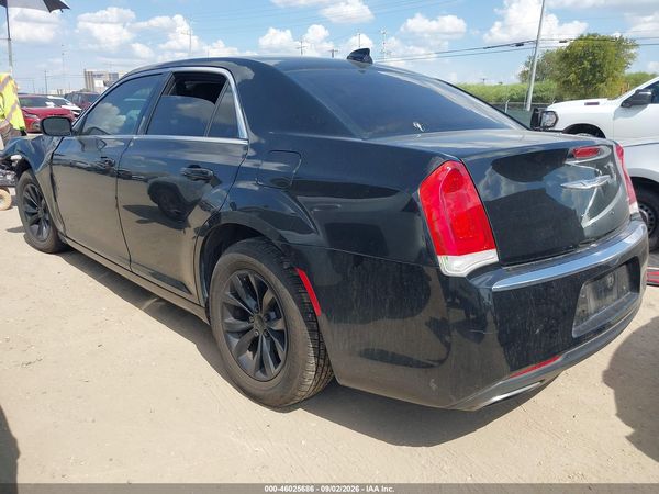 2015 CHRYSLER 300 LIMITED — I3