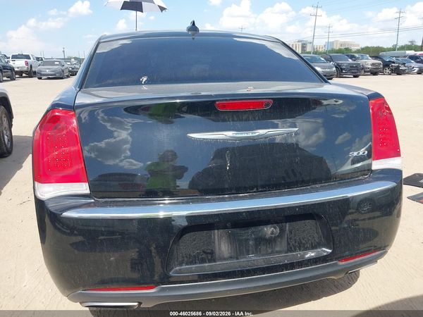 2015 CHRYSLER 300 LIMITED — I119