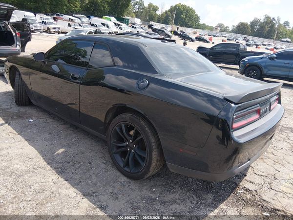 2016 DODGE CHALLENGER SXT — I3