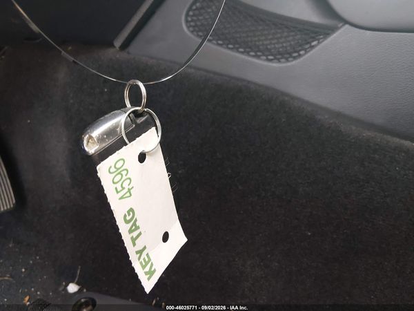 2016 DODGE CHALLENGER SXT — I11