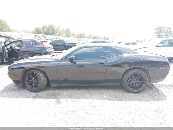 2016 DODGE CHALLENGER SXT — I117