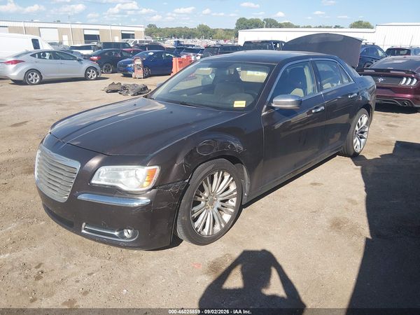 2012 CHRYSLER 300 — I2