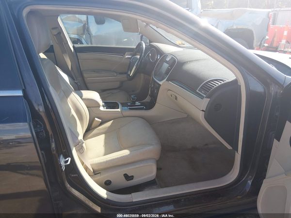 2012 CHRYSLER 300 LIMITED — I5