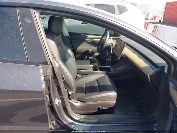 2021 TESLA MODEL 3 — I5
