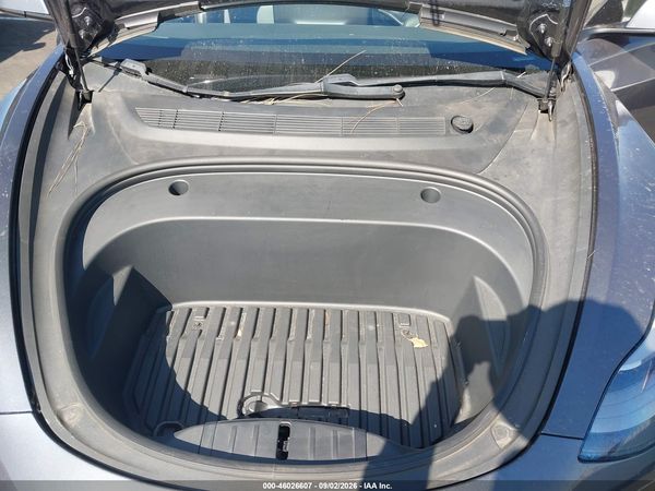 2021 TESLA MODEL 3 — I10
