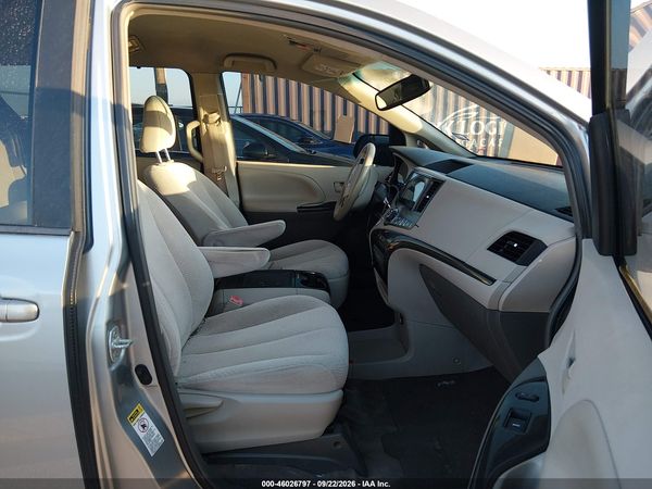 2014 TOYOTA SIENNA LE V6 8 PASSENGER — I5