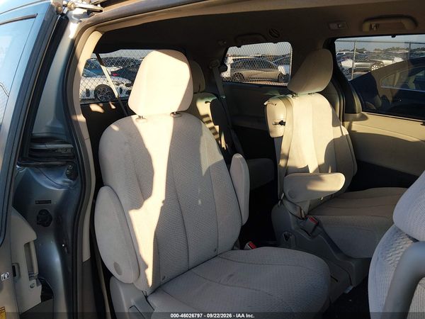 2014 TOYOTA SIENNA LE V6 8 PASSENGER — I8