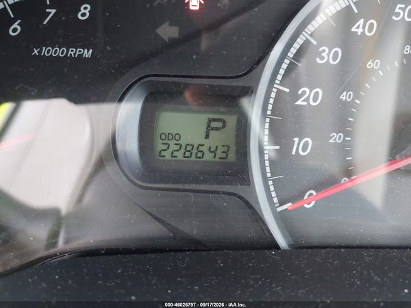 2014 TOYOTA SIENNA LE V6 8 PASSENGER — I118